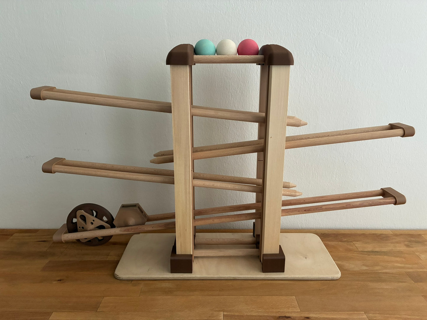 Wunderschöne Kugelbahn aus Holz (basis) incl. Spielzeuge ab 1 Jahr