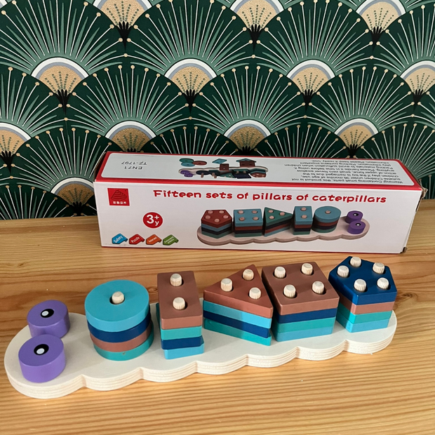 Buntes Raupen-Steckspiel aus Holz