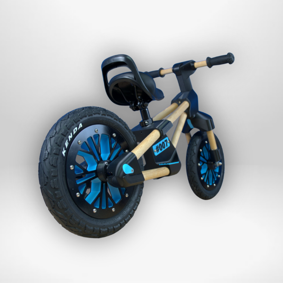 Frank in Blau/Schwarz mit FxB-Designfelge