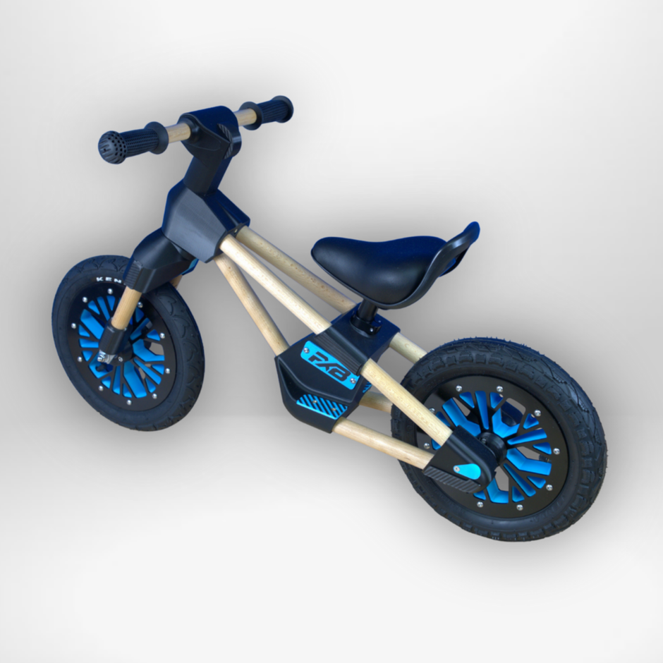 Frank in Blau/Schwarz mit FxB-Designfelge