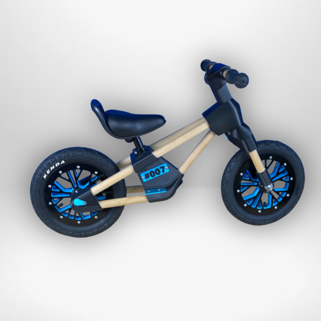 Frank in Blau/Schwarz mit FxB-Designfelge