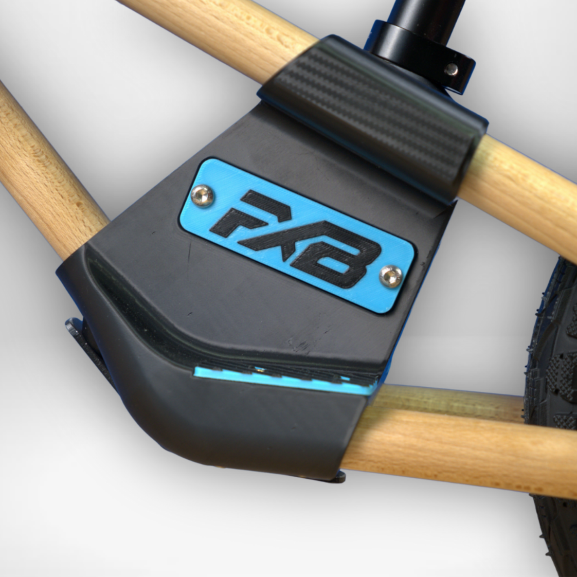 Frank in Blau/Schwarz mit FxB-Designfelge