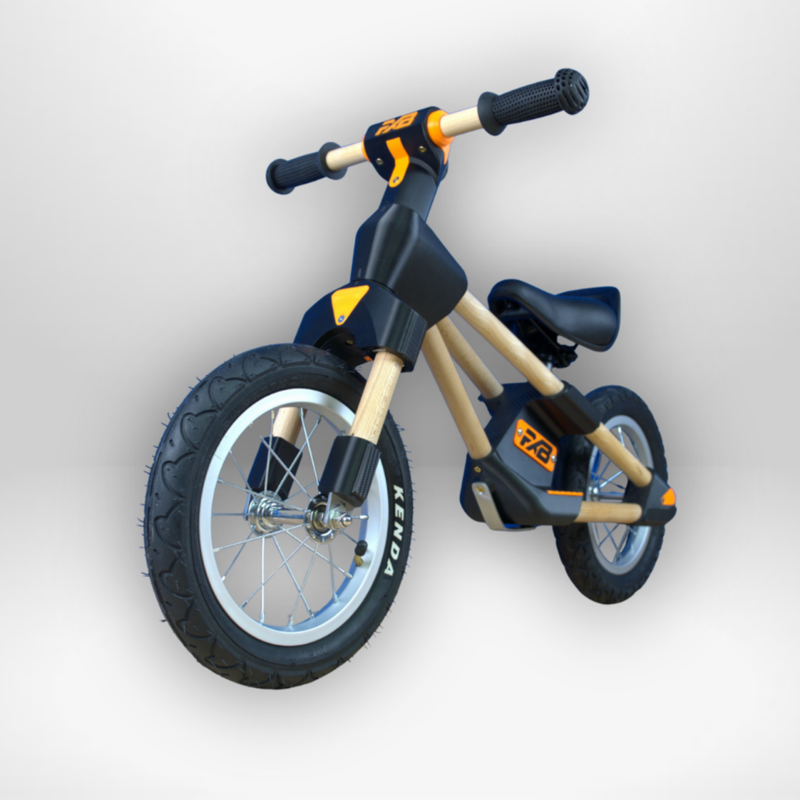 Frank in Orange/Schwarz mit Speichenfelge