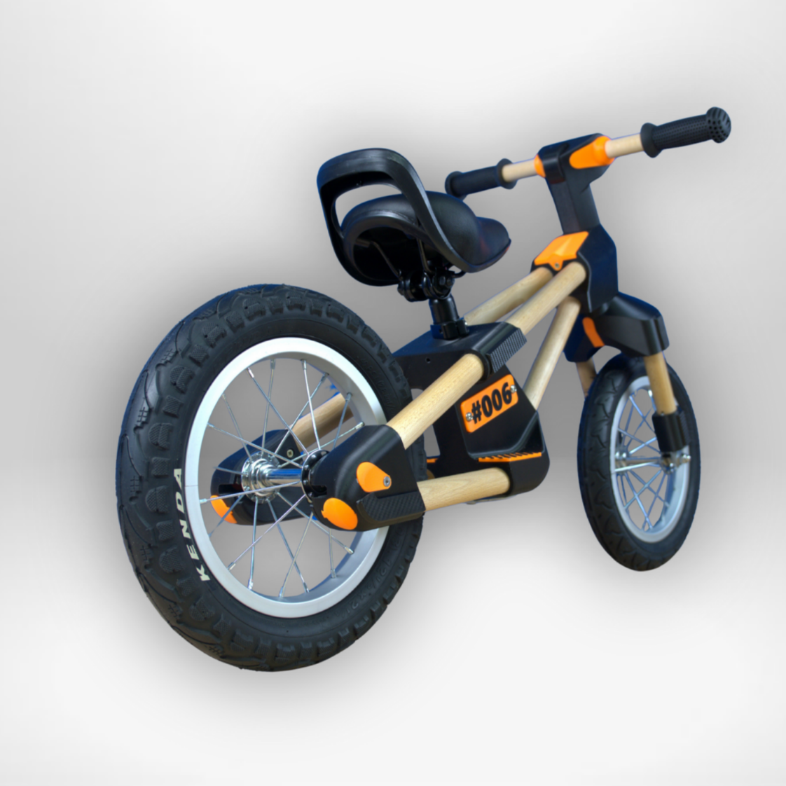 Frank in Orange/Schwarz mit Speichenfelge