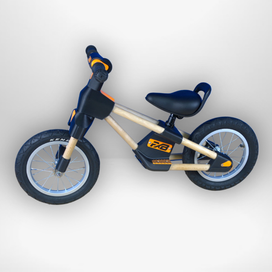 Frank in Orange/Schwarz mit Speichenfelge