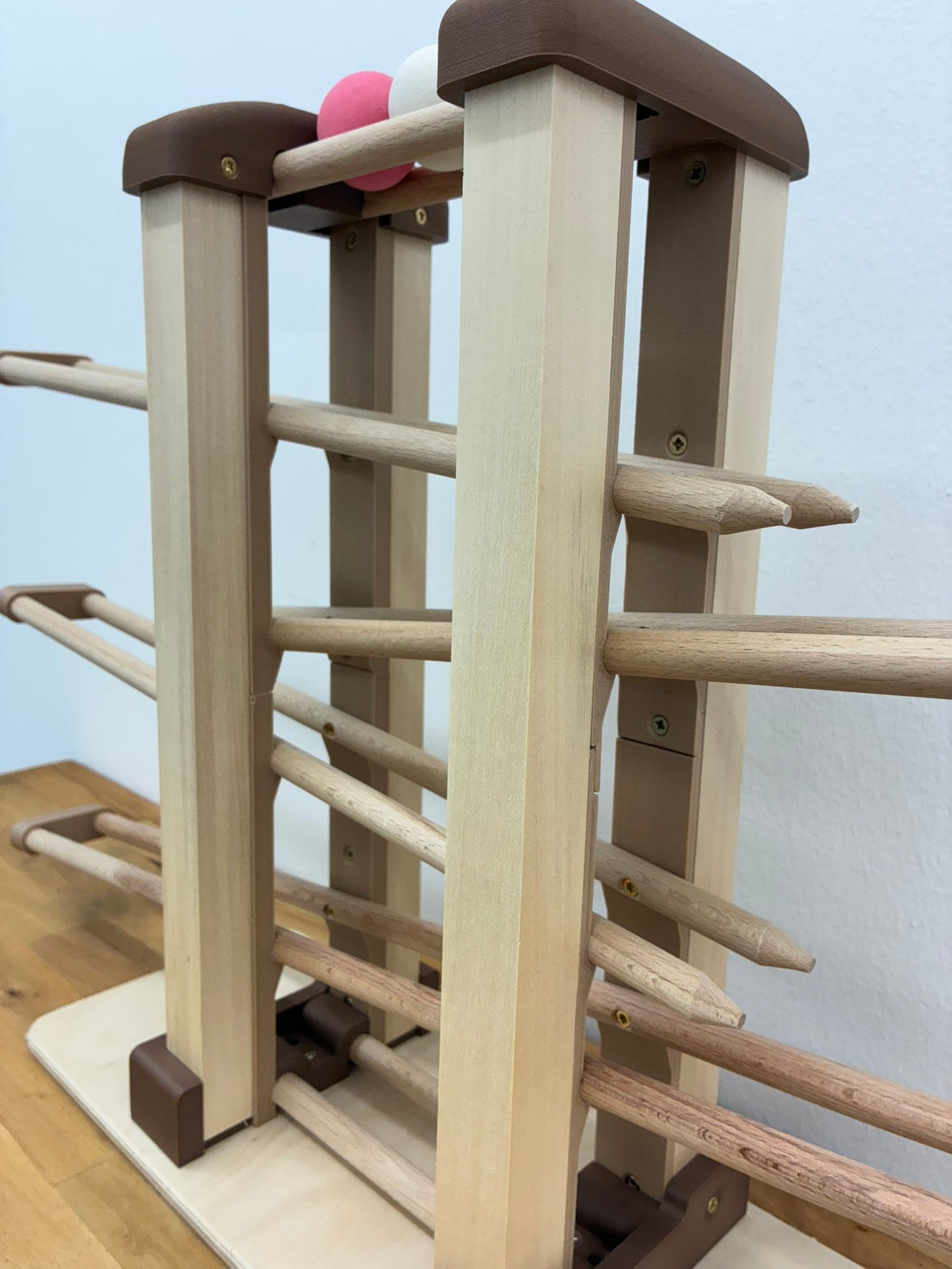 Wunderschöne Kugelbahn aus Holz (basis) incl. Spielzeuge ab 1 Jahr