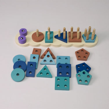 Buntes Raupen-Steckspiel aus Holz
