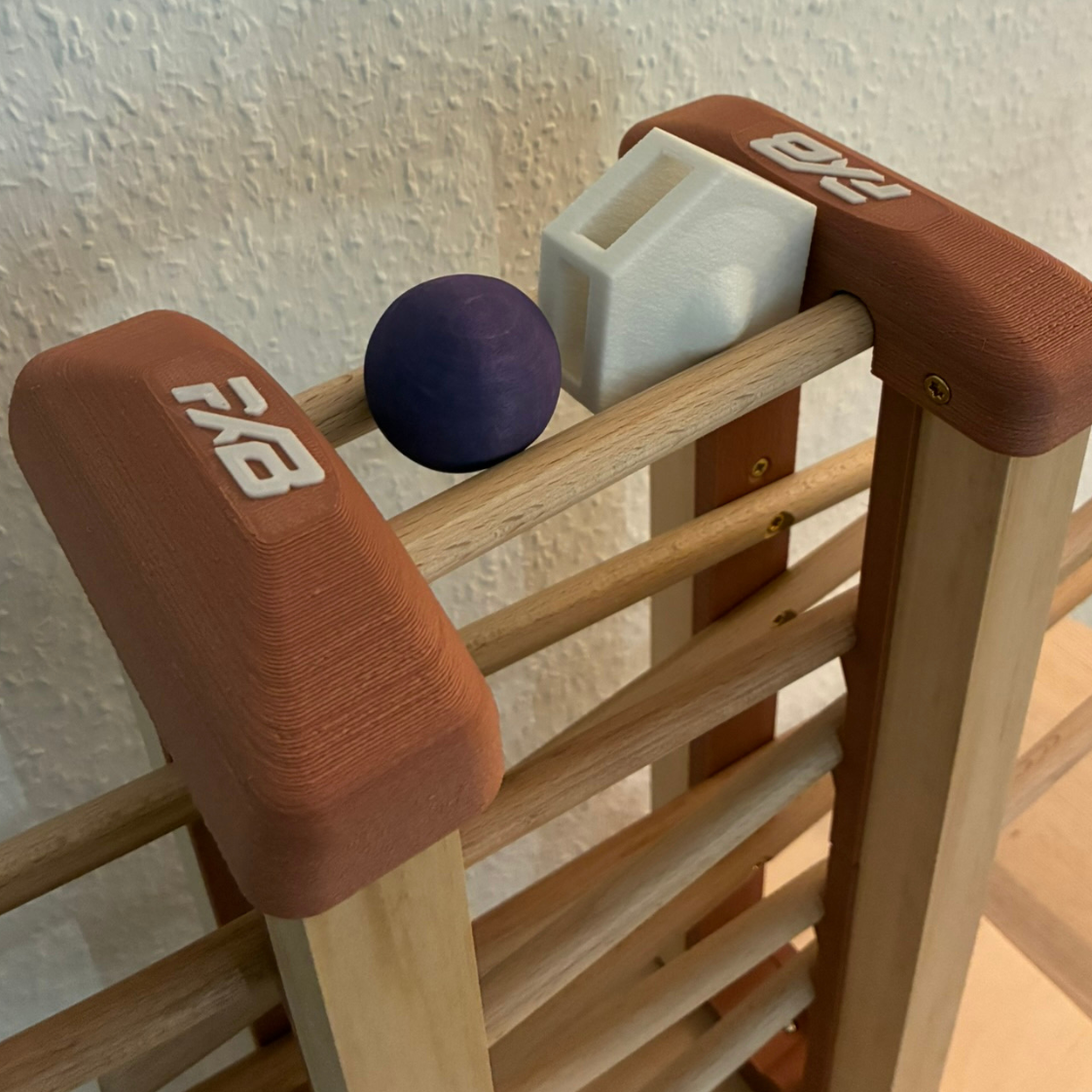 Wunderschöne Kugelbahn aus Holz (basis) incl. 2x Kugeln und 2x Klapperrad ab 1 Jahr